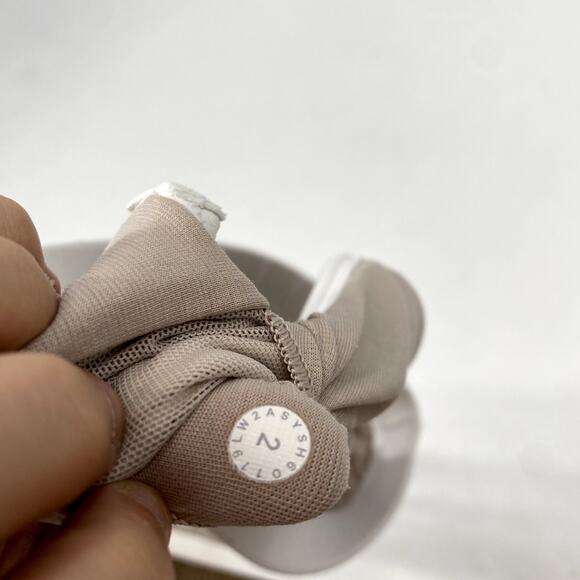 Lululemon white Y back sports bra - Picture 4 of 4